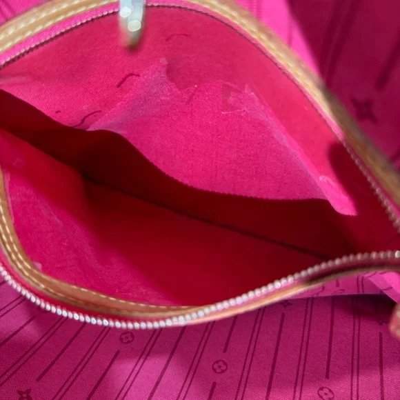 Louis Vuitton Neverfull MM - Picture 6 of 16